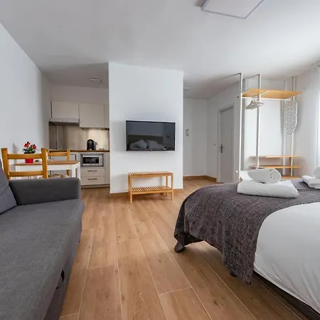 Fun Building By Homeabout Lägenhet